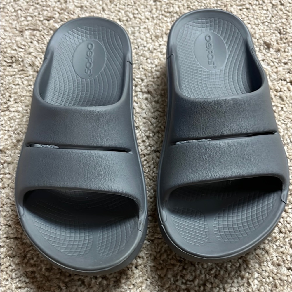 OOFOS Women's Gray Sandals